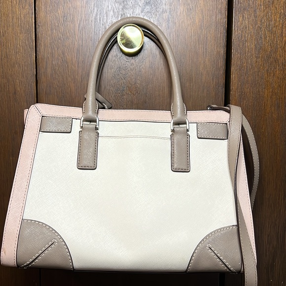 Beautiful - Picture 2 of 4